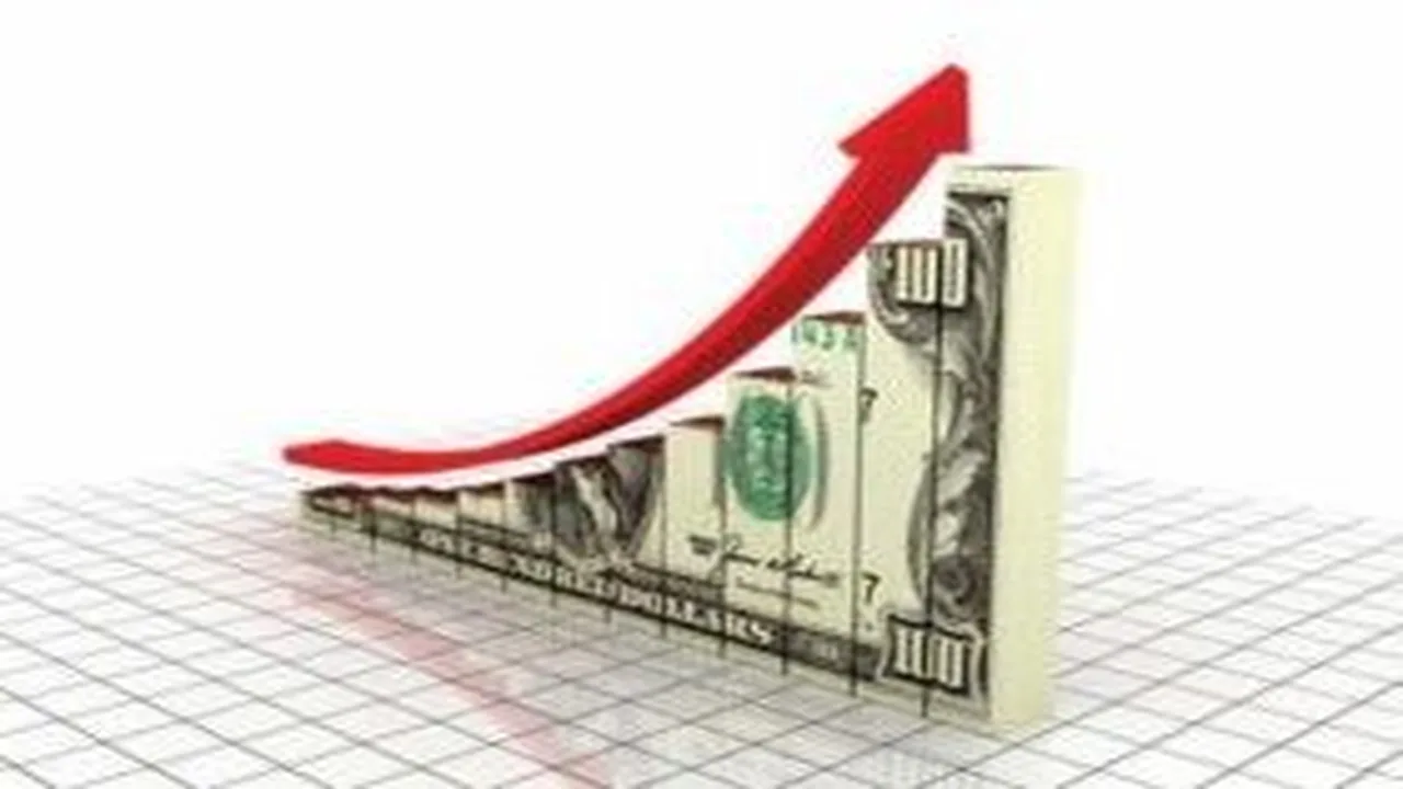 سعر الدولار يلامس 50 جنيهًا في ختام تعاملات الأحد